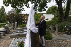 Onthulling oorlogsmonument ( van )